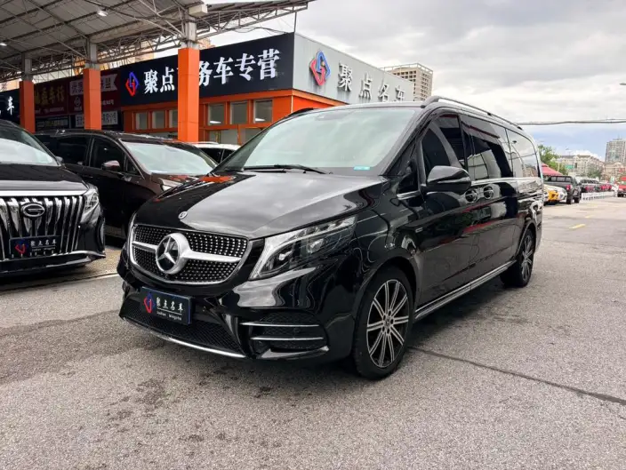 Mercedes-Benz V-Class 2022 Model V 260 L Long wheelbase Premium Edition – фото 1