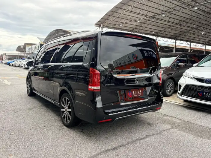 Mercedes-Benz V-Class 2022 Model V 260 L Long wheelbase Premium Edition – фото 4