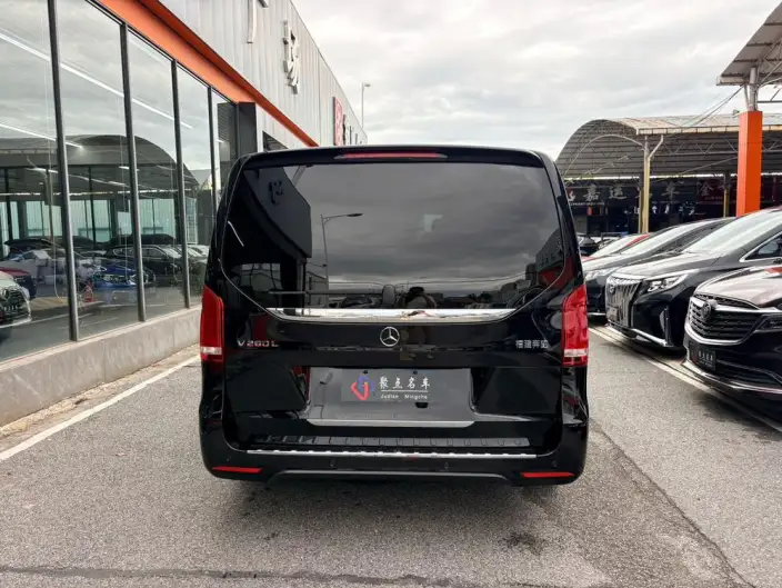 Mercedes-Benz V-Class 2022 Model V 260 L Long wheelbase Premium Edition – фото 5