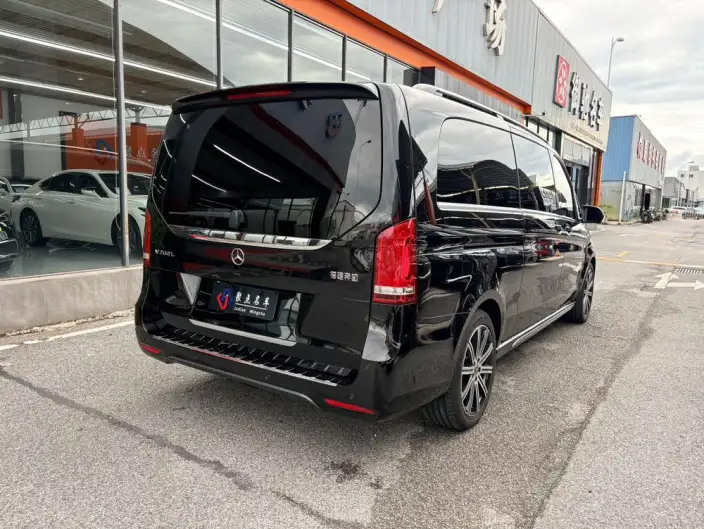 Mercedes-Benz V-Class 2022 Model V 260 L Long wheelbase Premium Edition – фото 6