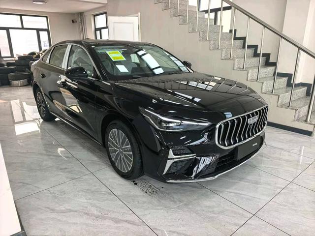 Geely Emgrand 2026 модификация No. 5 Gen 1.5L CVT Prestige – фото 2