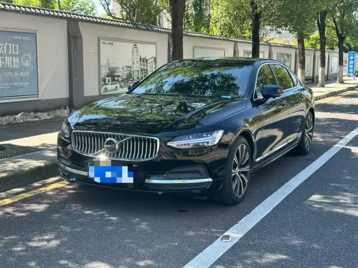 Volvo S90 2025 Model B5 Smart Range Deluxe Edition – фото 1