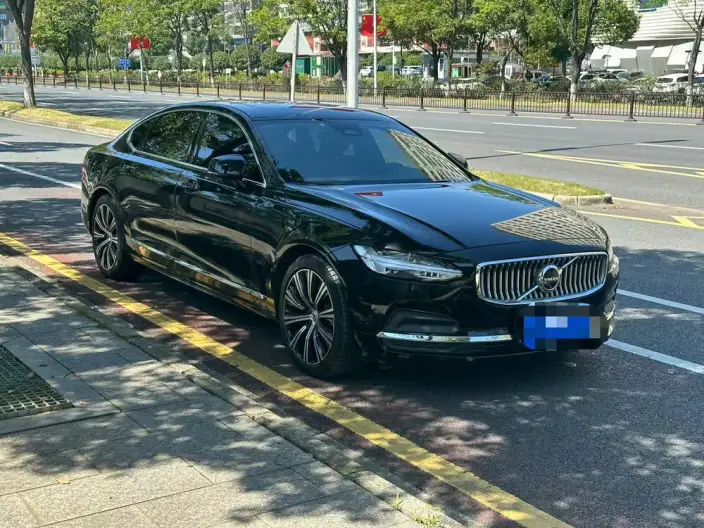 Volvo S90 2025 Model B5 Smart Range Deluxe Edition – фото 3