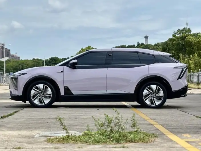 HiPhi HiPhi Y 2023 Model 560km Elite Edition – фото 4