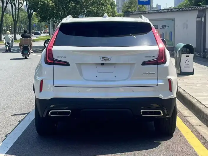 Cadillac XT4 2024 Model 28T 2WD Luxury Model – фото 4