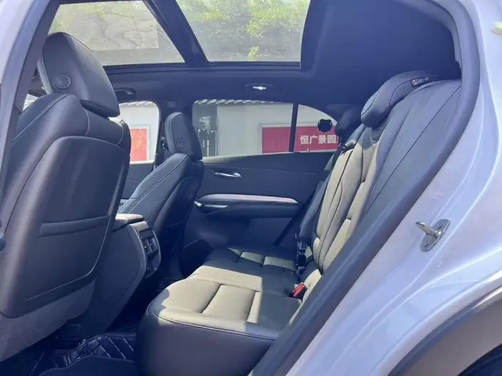 Cadillac XT4 2024 Model 28T 2WD Luxury Model – фото 9