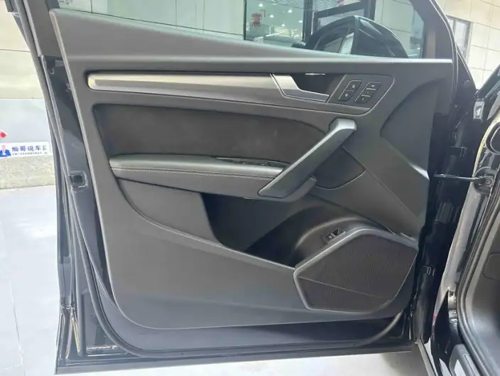 Audi Q5L Sportback 2022 Model Facelift 40 TFSI Luxury Model – фото 9