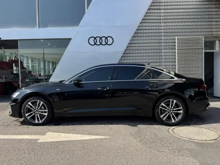 Audi A6L 2024 Model 40 TFSI Luxury Dynamic Model – фото 3
