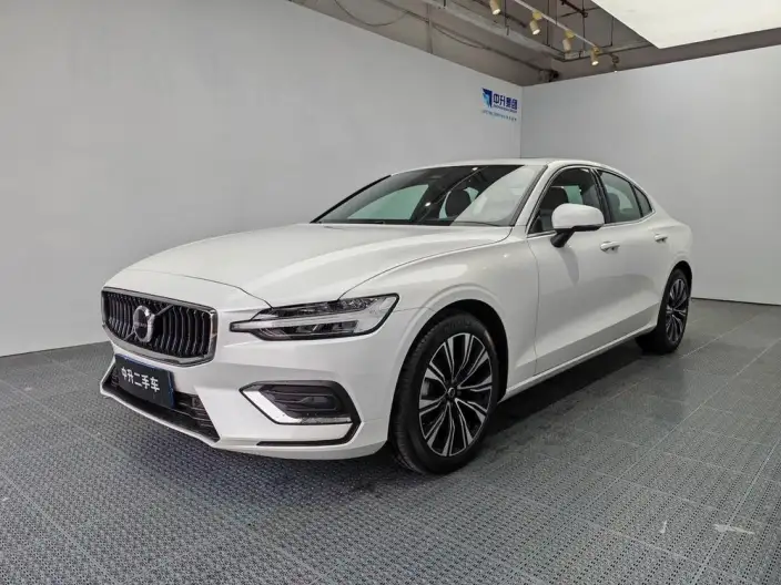 Volvo S60 2025 Model B4 Smart Range Deluxe Edition