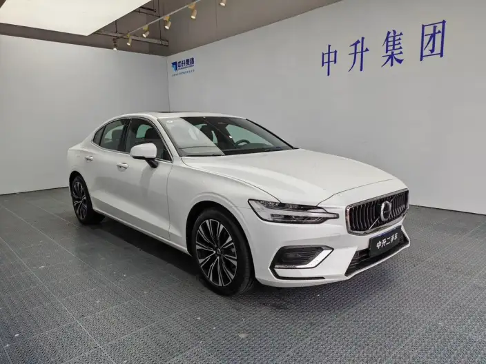 Volvo S60 2025 Model B4 Smart Range Deluxe Edition