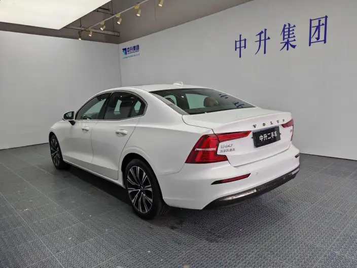 Volvo S60 2025 Model B4 Smart Range Deluxe Edition – фото 5