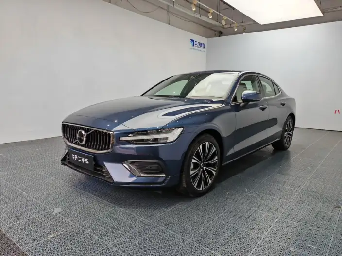 Volvo S60 2025 Model B4 Smart Range Deluxe Edition