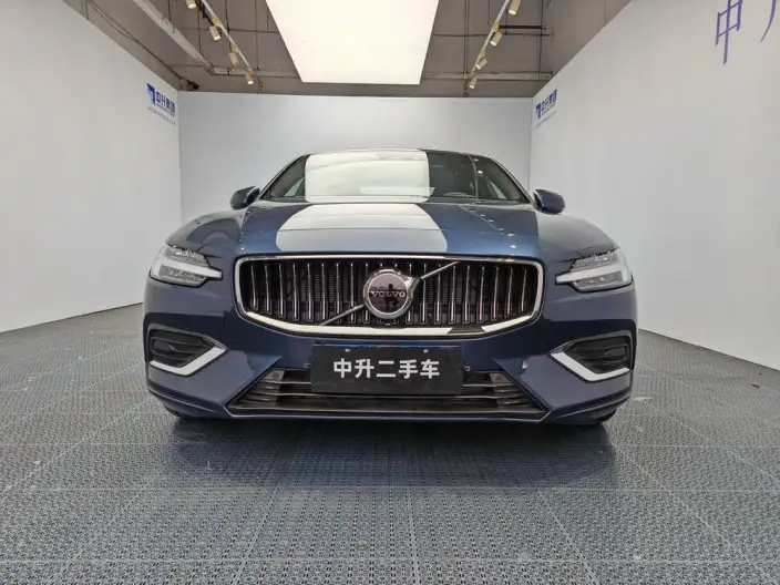 Volvo S60 2025 Model B4 Smart Range Deluxe Edition