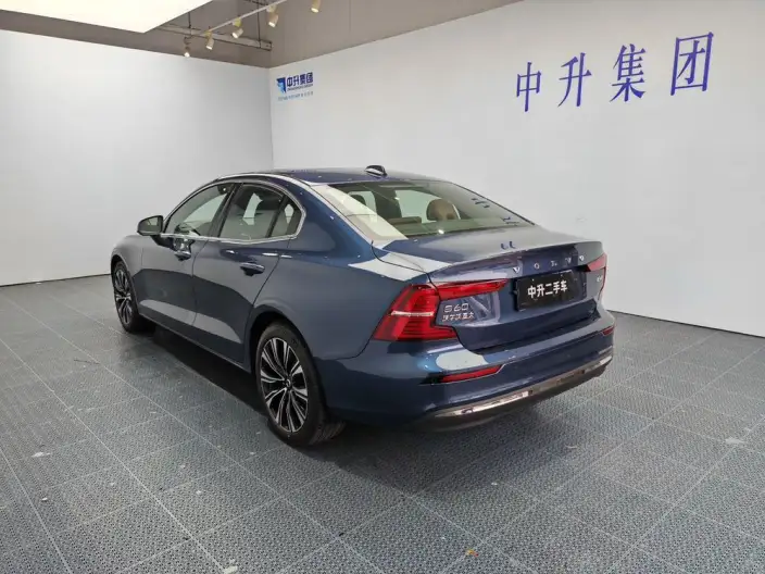 Volvo S60 2025 Model B4 Smart Range Deluxe Edition – фото 5