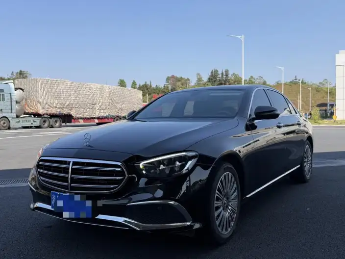 Mercedes-Benz E-Class 2023 Model E 300 L Fashion Model sedan – фото 1