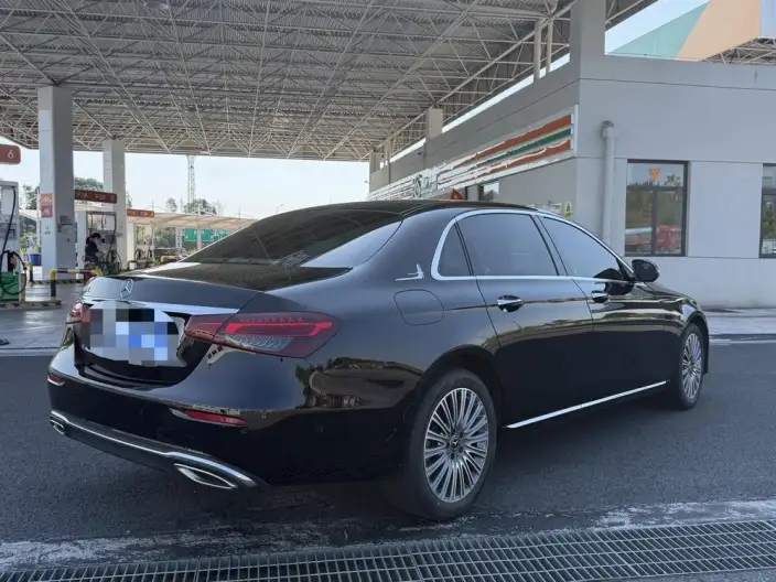 Mercedes-Benz E-Class 2023 Model E 300 L Fashion Model sedan – фото 6