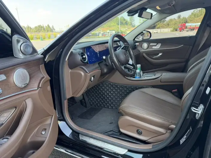 Mercedes-Benz E-Class 2023 Model E 300 L Fashion Model sedan – фото 8