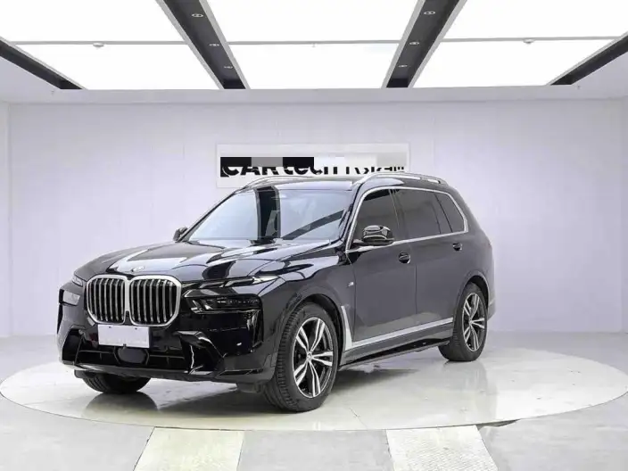 BMW X7 2023 Model xDrive40i Exclusive Model M Sports Set – фото 1