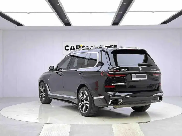 BMW X7 2023 Model xDrive40i Exclusive Model M Sports Set – фото 5