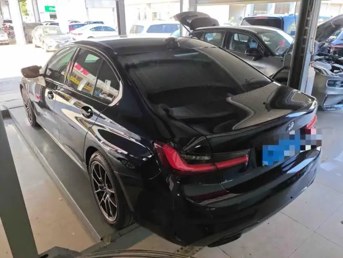 BMW 3 Series 2022 Model 325i M Sports Set – фото 3