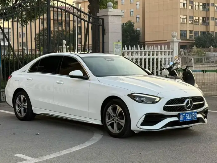 Mercedes-Benz C-Class 2022 Model C 200 L Sports Edition – фото 3