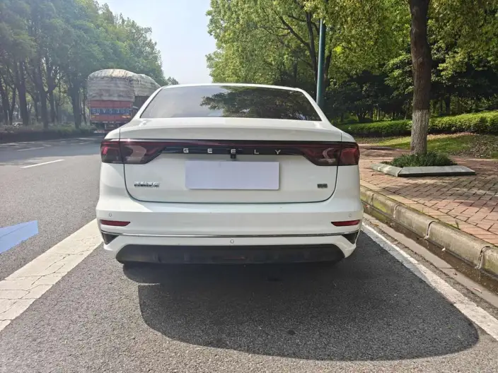 Geely Emgrand 2022 Model No. 4 Gen 1.5L CVT Flagship Model – фото 5
