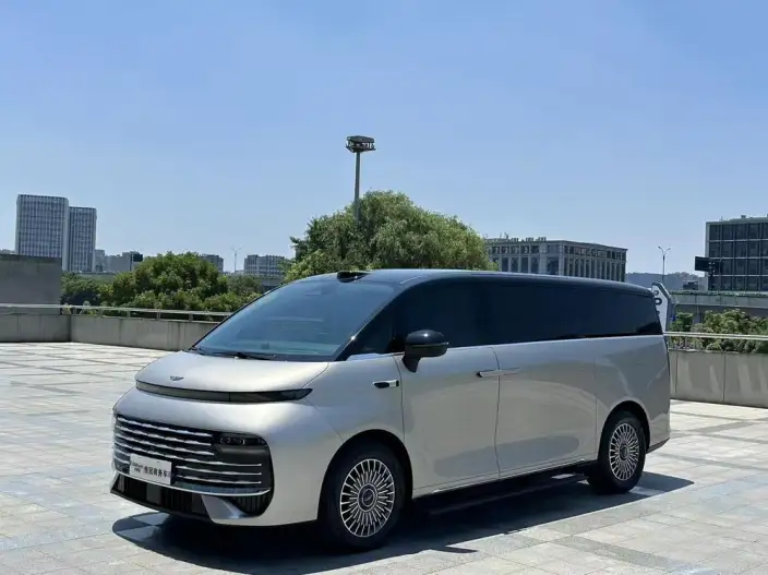Geely V900 2026 Model 1220 4WD Max Edition