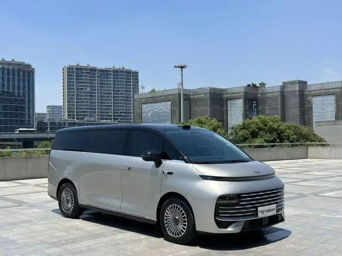 Geely V900 2026 Model 1220 4WD Max Edition