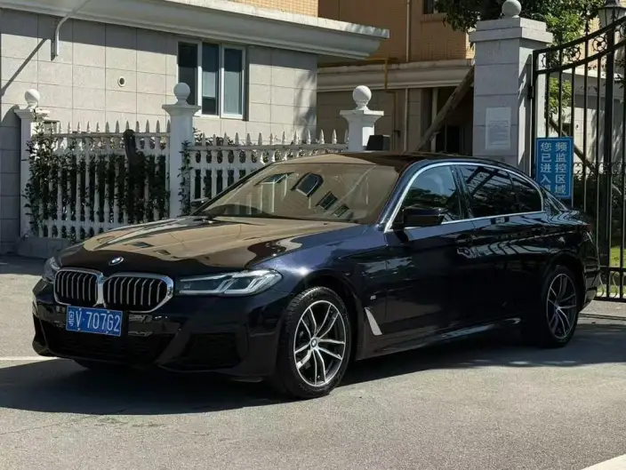 BMW 5 Series 2022 Model Facelift 525Li M Sports Set – фото 1