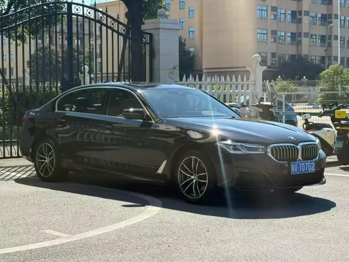 BMW 5 Series 2022 Model Facelift 525Li M Sports Set – фото 3