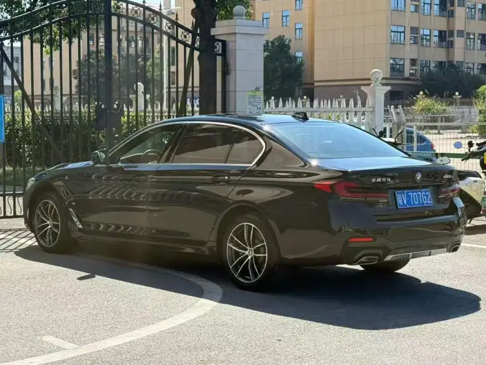 BMW 5 Series 2022 Model Facelift 525Li M Sports Set – фото 4