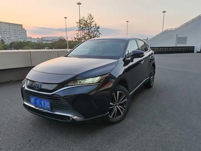 Toyota Harrier 2022 Model Hybrid 2.5L CVT 2WD Deluxe Edition