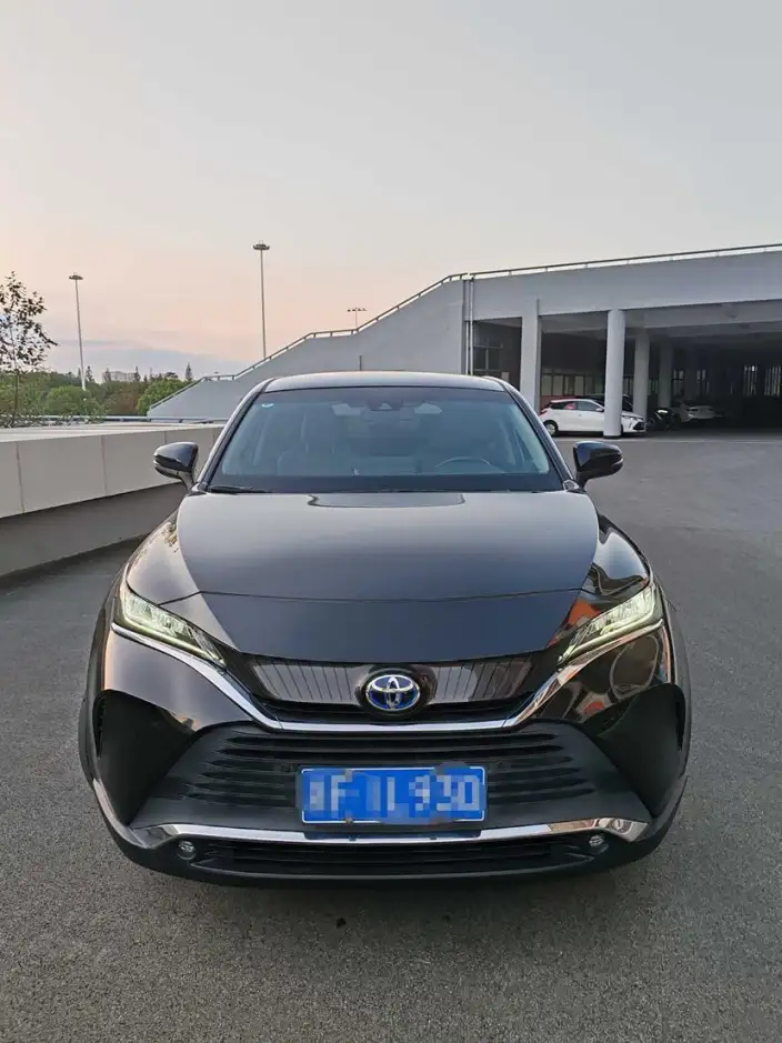 Toyota Harrier 2022 Model Hybrid 2.5L CVT 2WD Deluxe Edition