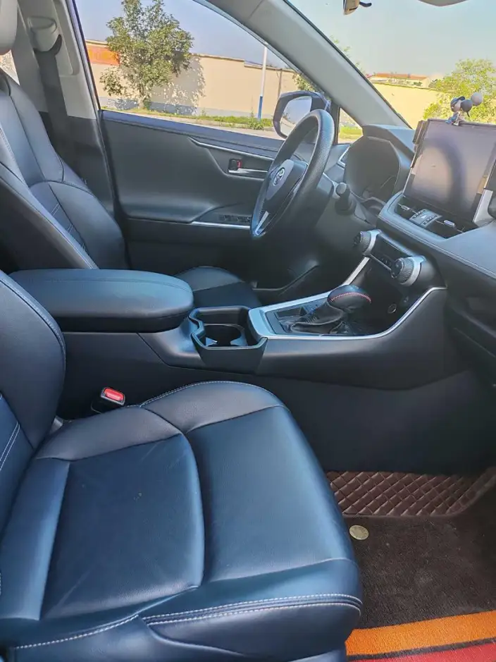 Toyota Wildlander 2022 Model 2.0L 2WD Deluxe Edition – фото 7