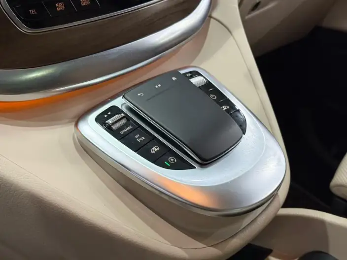 Mercedes-Benz V-Class 2022 Model V 260 L Long wheelbase Deluxe Edition – фото 6