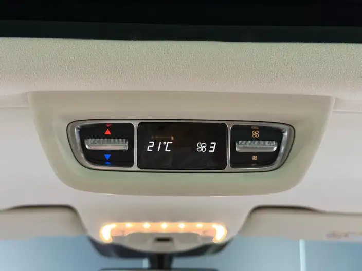 Mercedes-Benz V-Class 2022 Model V 260 L Long wheelbase Deluxe Edition – фото 10