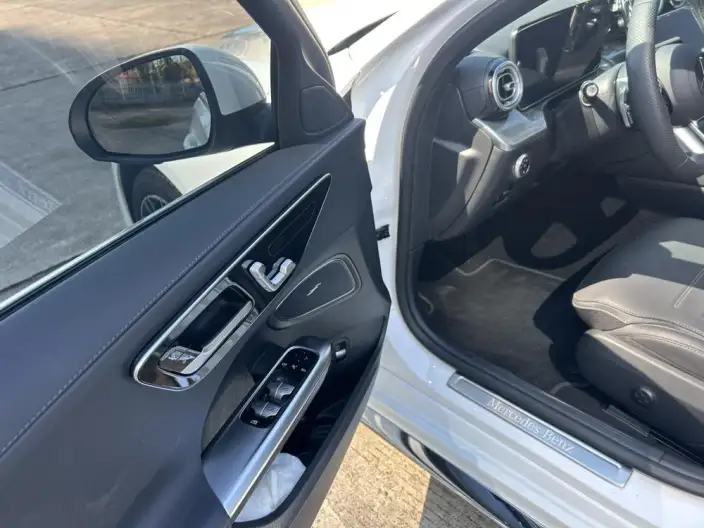 Mercedes-Benz C-Class 2025 Model C 260 L Sports Edition – фото 8