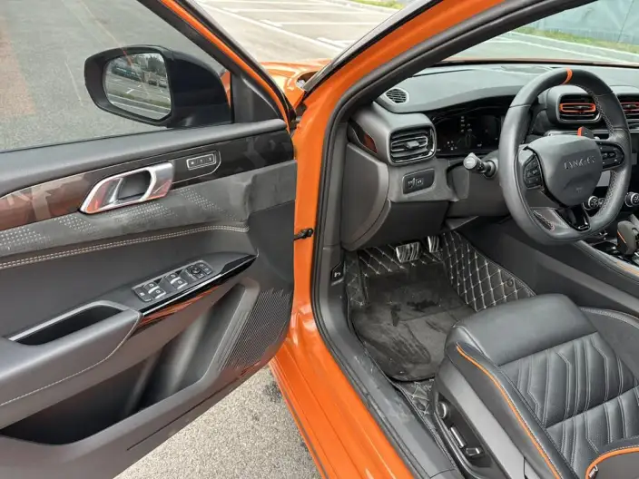 Lynk & Co 02 Hatchback 2021 Model 2.0TD Hatchback Halo – фото 7