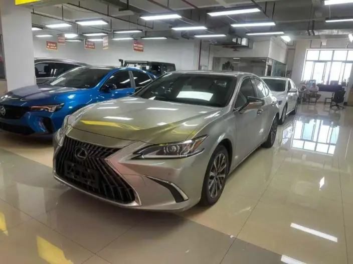 Lexus ES 2022 Model 200 Superior Edition – фото 1