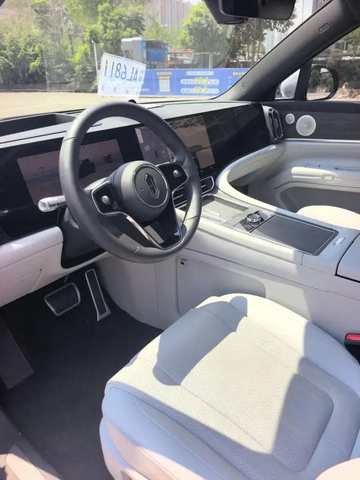 Aito M9 2024 Model Extended Range Ultra VI seat Edition – фото 10