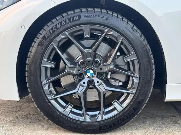 BMW 3 Series 2025 Model 330Li 50th Anniversary Limited edition – фото 7