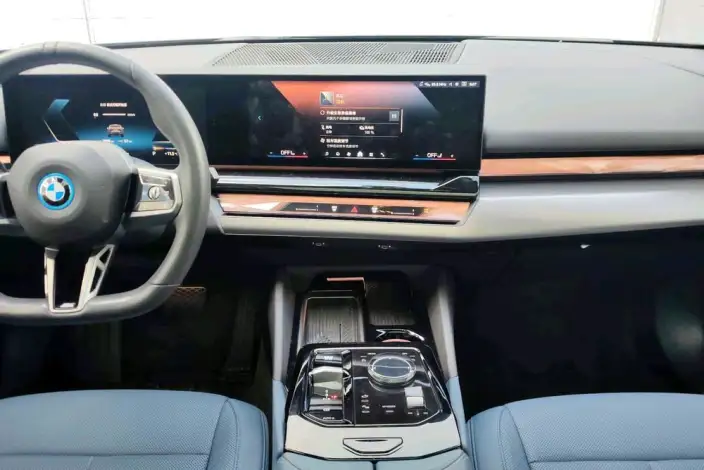 BMW i5 2025 Model eDrive40L M Sports Set – фото 6