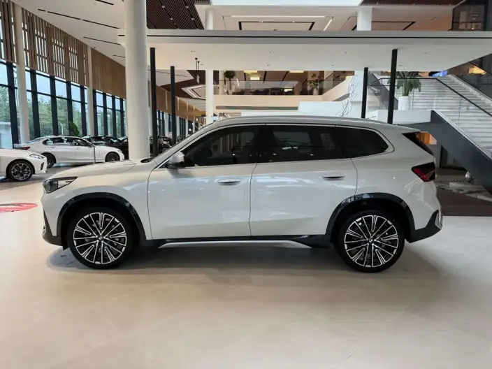 BMW X1 2023 Model xDrive25Li X Design Set – фото 3