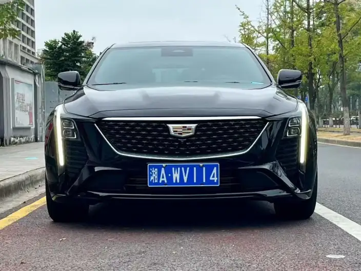 Cadillac CT5 2025 Model 28T Lincoln Town Sports Edition
