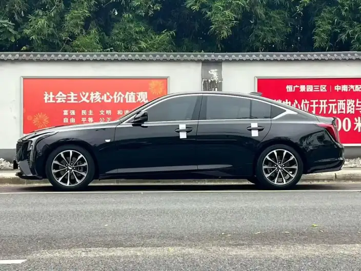 Cadillac CT5 2025 Model 28T Lincoln Town Sports Edition