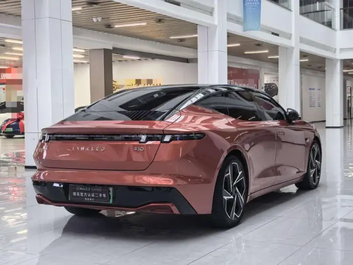 **Lynk & Co Z10** 2024 Model 95kWh 702km 4WD Smart Driving Ultra – фото 7