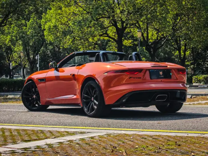 Jaguar F-TYPE 2023 Model P300 Convertible Edition R-DYNAMIC BLACK – фото 4