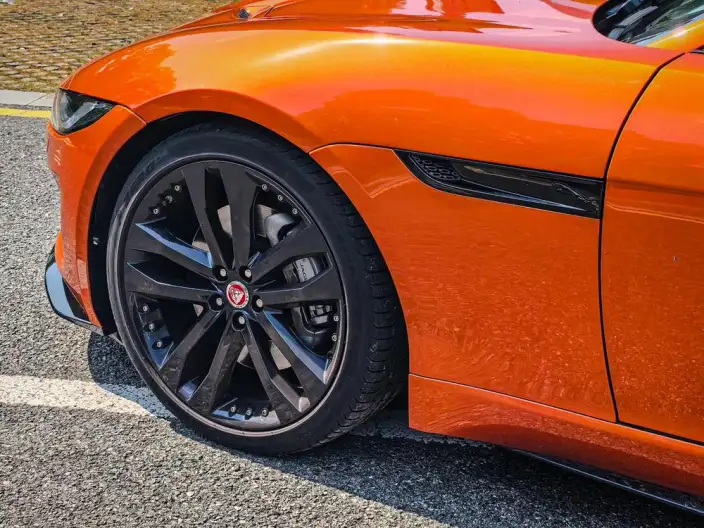 Jaguar F-TYPE 2023 Model P300 Convertible Edition R-DYNAMIC BLACK – фото 8