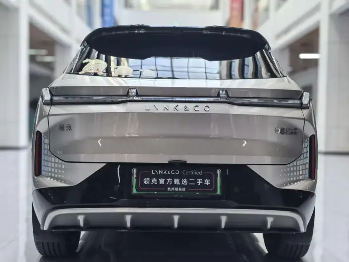 Lynk & Co 08 EM-P 2025 Model 220 4WD Performance Halo – фото 6