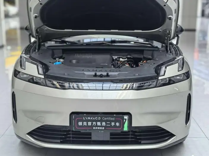Lynk & Co 08 EM-P 2025 Model 220 4WD Performance Halo – фото 8